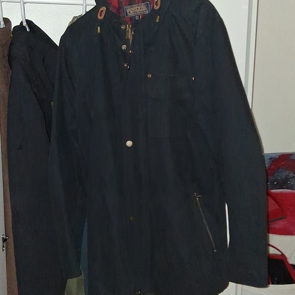 Pendleton Red and Black Plaid Shirt Jacket - Picture 7 of 8